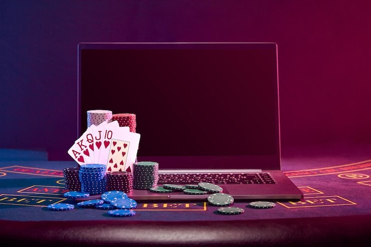 Suasana kasino langsung dan slot online yang tersedia di platform cb125